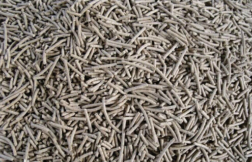 使用草莓视频官网(kè)飼料(liào)顆(kē)粒加工機(jī)壓製的顆粒飼料