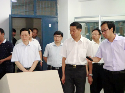 李書記對我們實驗室在新能源和環保（bǎo）方麵的作用給予了肯定